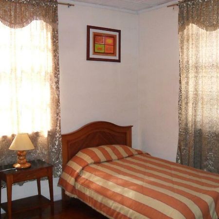 Volunteer House Hotel Quito Exterior foto