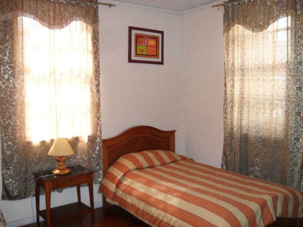 Volunteer House Hotel Quito Exterior foto